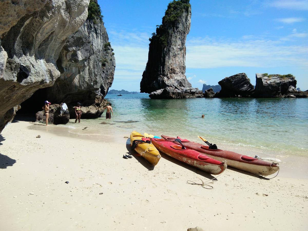 Anh Thuan Hotel 1 Cat Ba Island Exterior foto