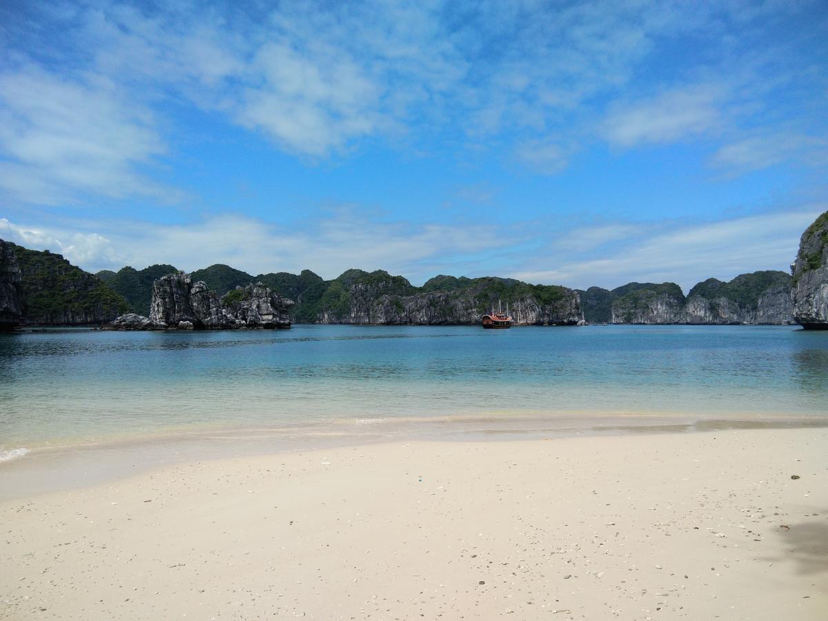 Anh Thuan Hotel 1 Cat Ba Island Exterior foto