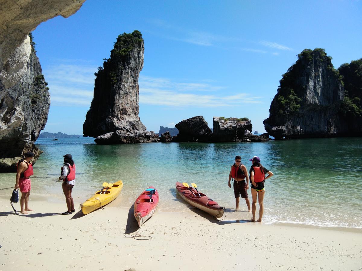 Anh Thuan Hotel 1 Cat Ba Island Exterior foto